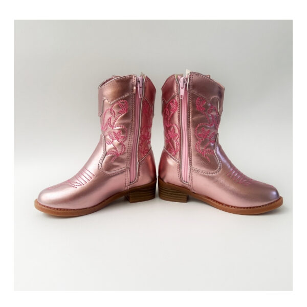 Botas vaqueras para niñas en color cuarzo metálico.