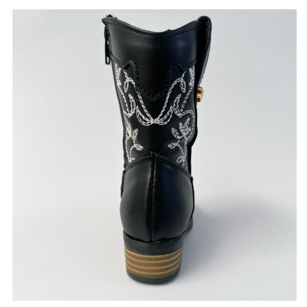 Botas vaqueras para niñas en color negra.